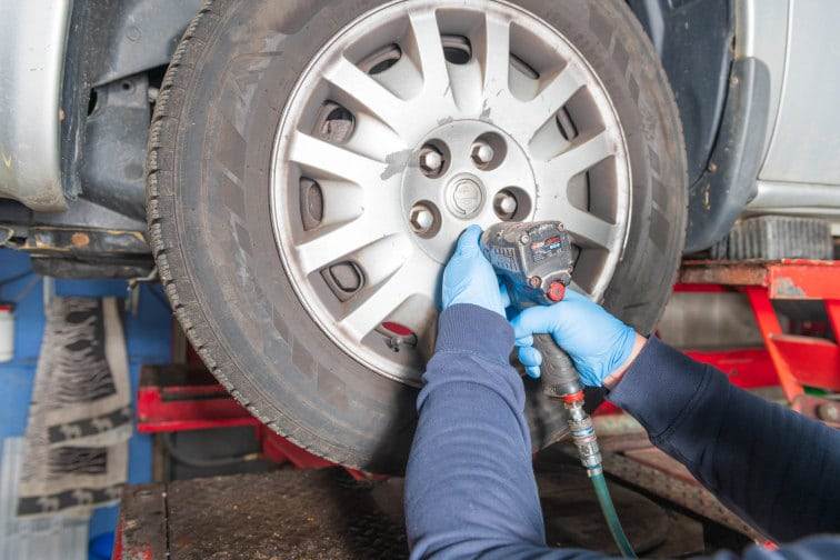 Radwechsel Pekutech Reifen + Service in Ottenbach